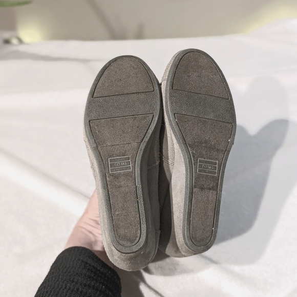 Tom's Desert Wedge,Lace-Up Ankle Boot,Gray Suede Leather,Aztec Trim Women Size 7 - Picture 9 of 9